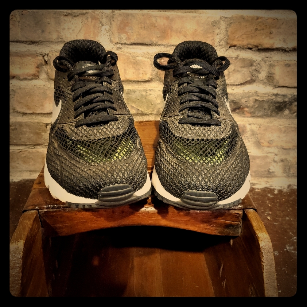 Air Max 90 " Black Volt" size 13